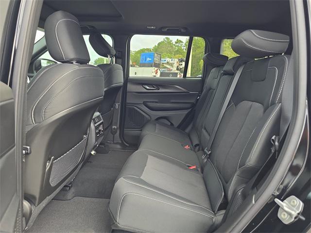 new 2025 Jeep Grand Cherokee car, priced at $34,592