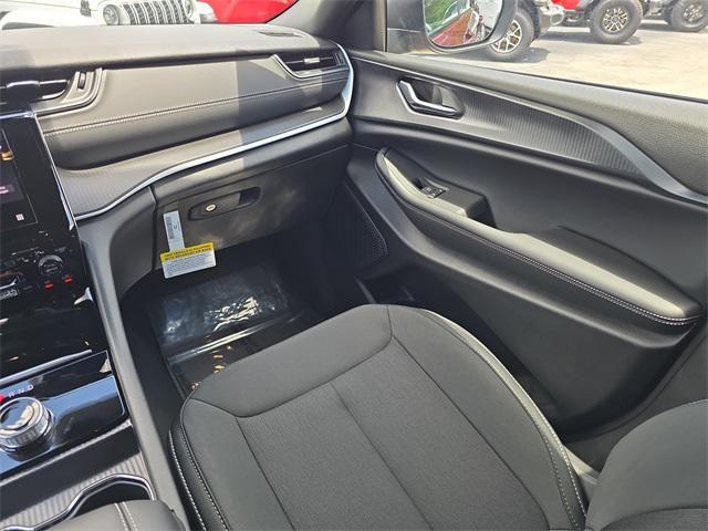 new 2025 Jeep Grand Cherokee car, priced at $39,467