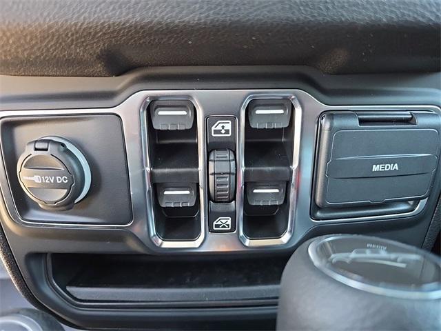 new 2025 Jeep Gladiator car, priced at $48,384