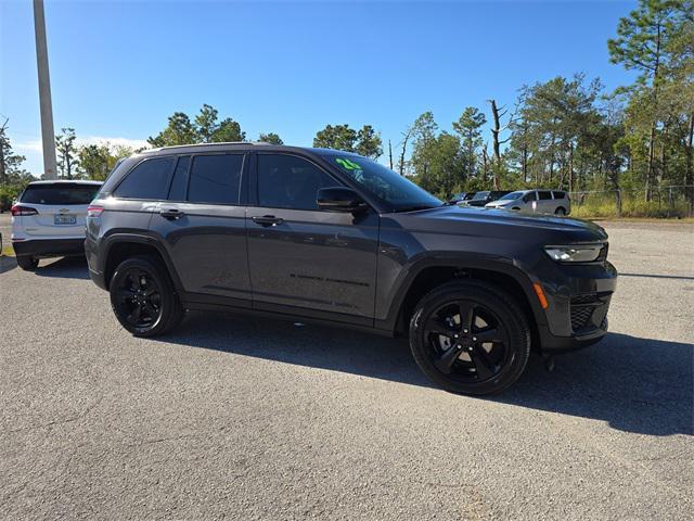 new 2025 Jeep Grand Cherokee car, priced at $38,374