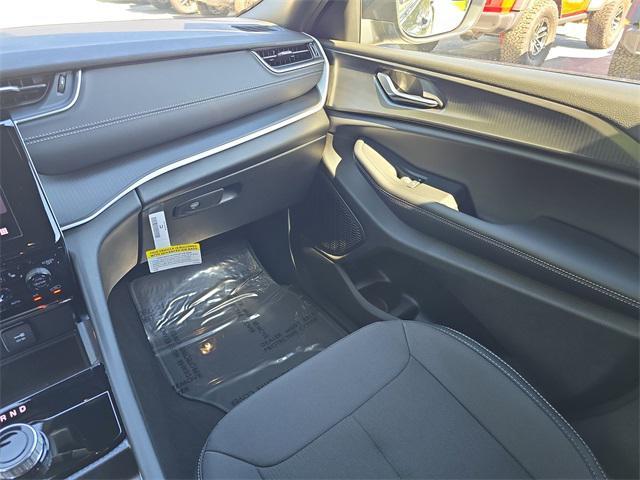 new 2025 Jeep Grand Cherokee car, priced at $39,467