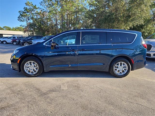 new 2025 Chrysler Pacifica car, priced at $42,920