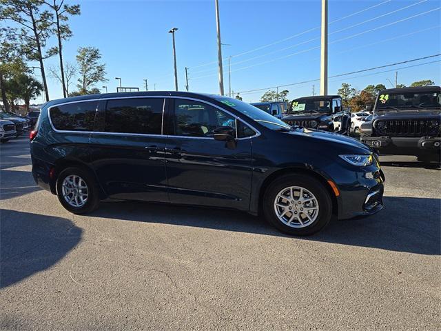 new 2025 Chrysler Pacifica car, priced at $42,920