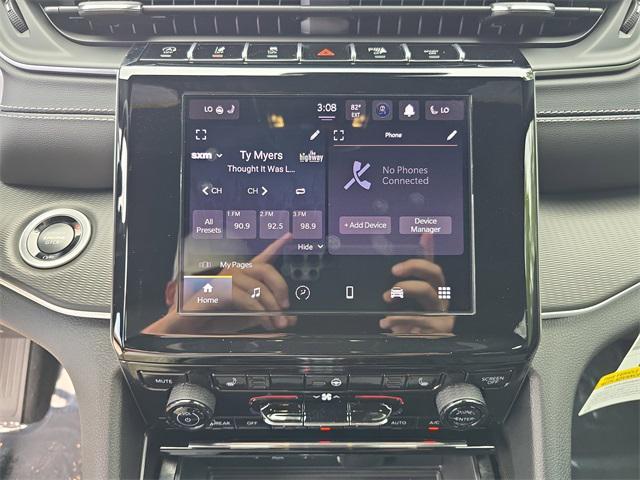 new 2025 Jeep Grand Cherokee car, priced at $38,124