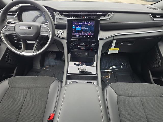 new 2025 Jeep Grand Cherokee car, priced at $38,124