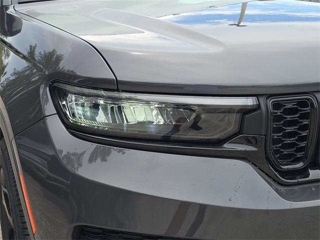 new 2025 Jeep Grand Cherokee car, priced at $38,124