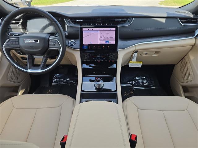 new 2025 Jeep Grand Cherokee car, priced at $38,881
