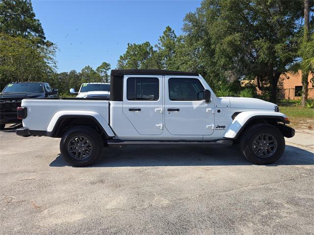 new 2025 Jeep Gladiator car, priced at $41,139