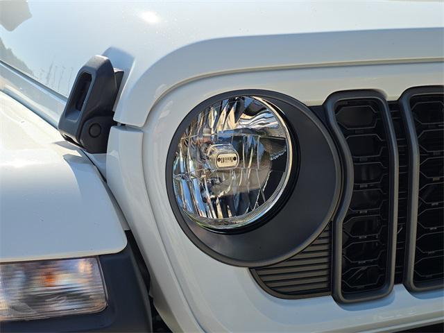 new 2025 Jeep Gladiator car, priced at $41,139