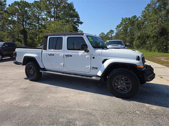 new 2025 Jeep Gladiator car, priced at $41,139