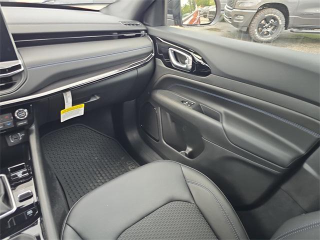 new 2025 Jeep Compass car, priced at $32,070