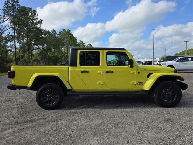 new 2024 Jeep Gladiator car, priced at $43,292