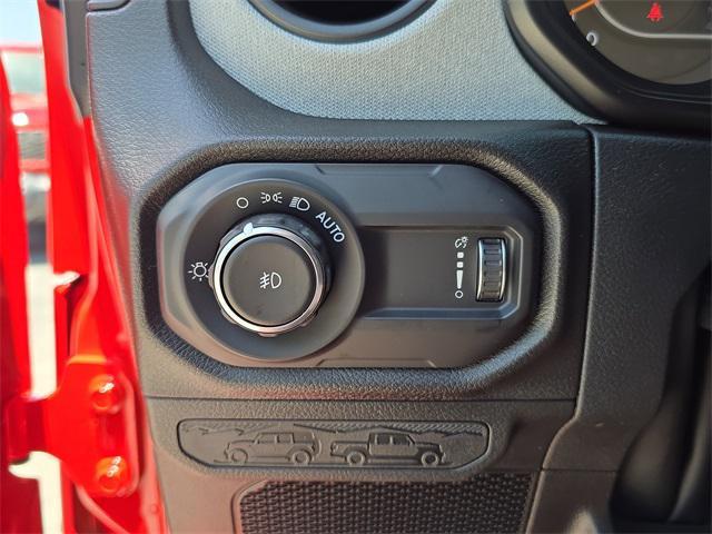 new 2025 Jeep Wrangler car, priced at $47,711