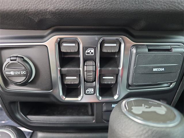 new 2025 Jeep Wrangler car, priced at $47,400