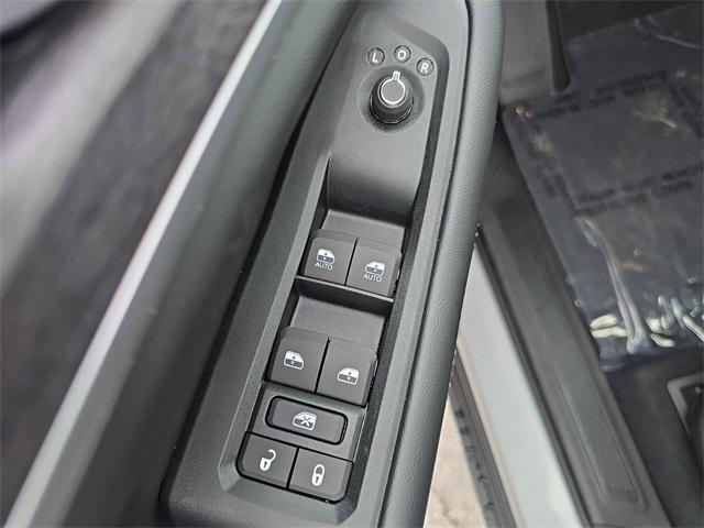 new 2025 Jeep Grand Cherokee L car, priced at $51,377