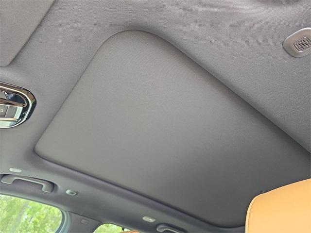 used 2022 Jeep Grand Cherokee car, priced at $45,654