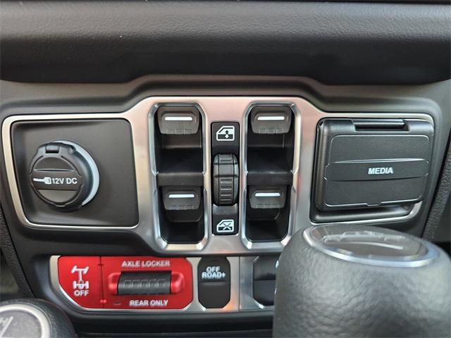 new 2025 Jeep Gladiator car, priced at $46,911