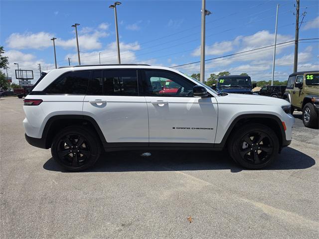 new 2025 Jeep Grand Cherokee car, priced at $44,095
