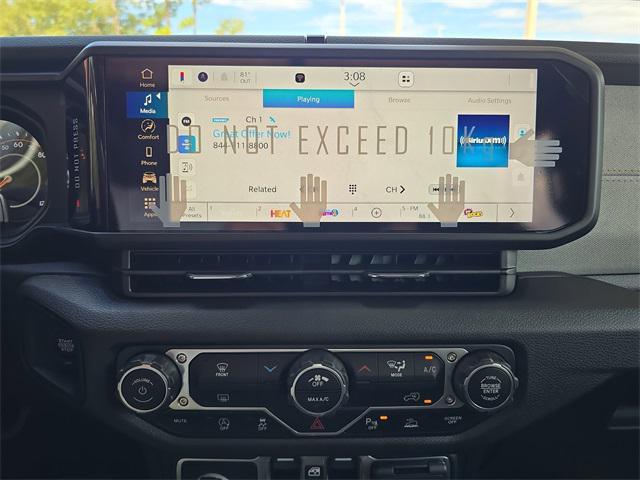 new 2025 Jeep Gladiator car, priced at $41,445