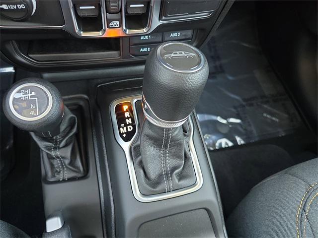 new 2025 Jeep Gladiator car, priced at $40,405