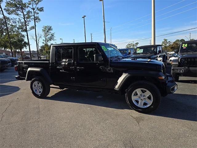 used 2023 Jeep Gladiator car, priced at $31,125