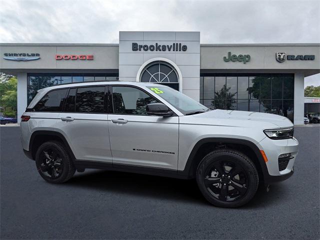 new 2025 Jeep Grand Cherokee car, priced at $44,932