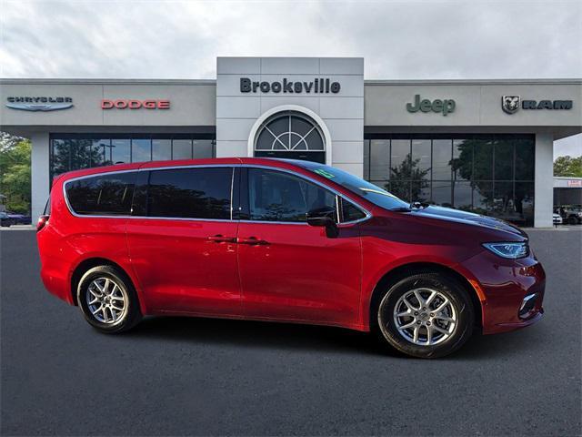 new 2025 Chrysler Pacifica car, priced at $42,920