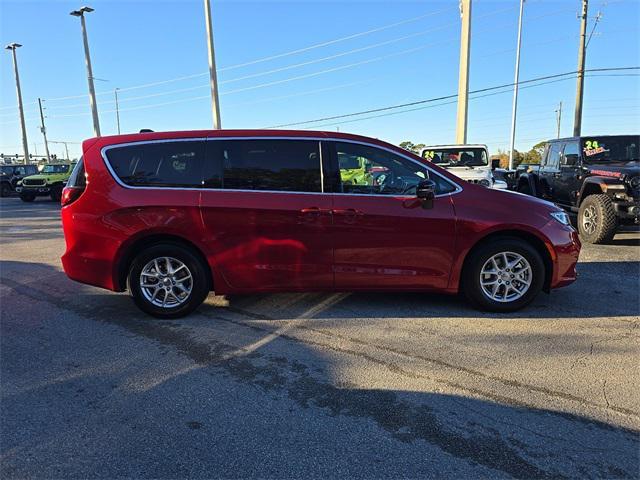 new 2025 Chrysler Pacifica car, priced at $42,920