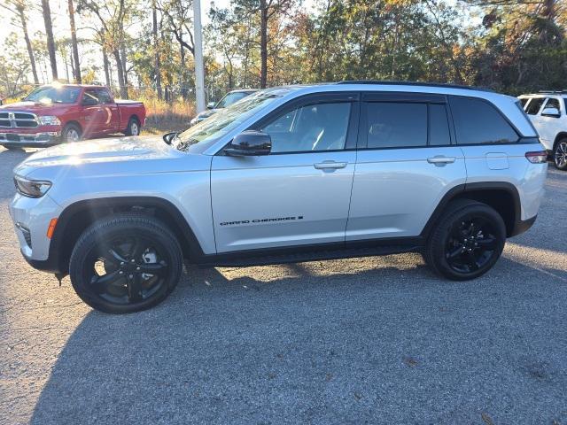 used 2023 Jeep Grand Cherokee car, priced at $36,995