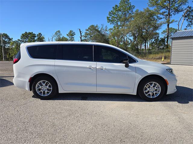 new 2026 Chrysler Pacifica car, priced at $37,016