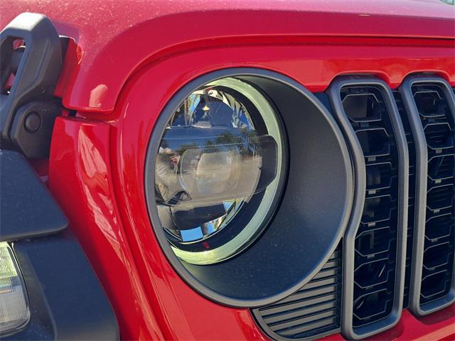 new 2025 Jeep Gladiator car, priced at $43,051