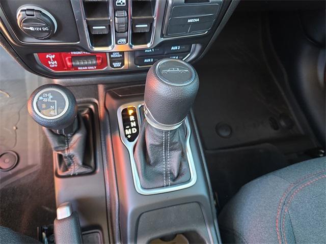 new 2025 Jeep Gladiator car, priced at $43,051