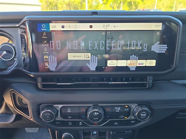 new 2025 Jeep Gladiator car, priced at $43,051