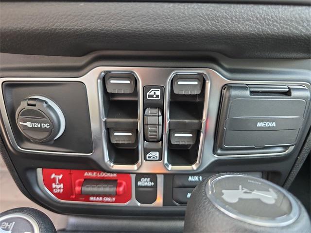 new 2025 Jeep Wrangler car, priced at $49,377