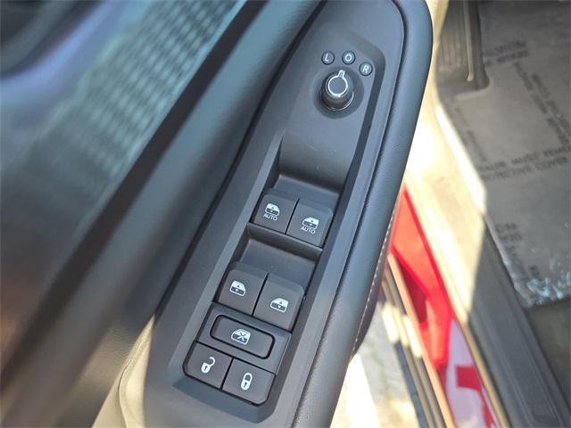 new 2025 Jeep Grand Cherokee car, priced at $38,571