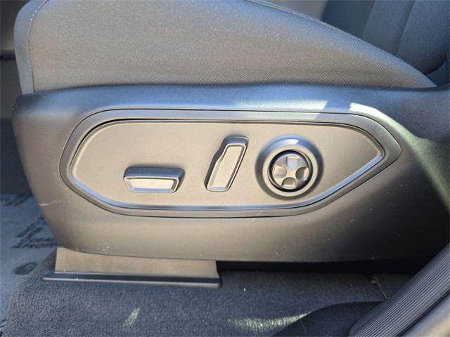 new 2025 Jeep Grand Cherokee car, priced at $38,571