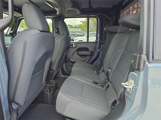 new 2025 Jeep Gladiator car, priced at $41,957