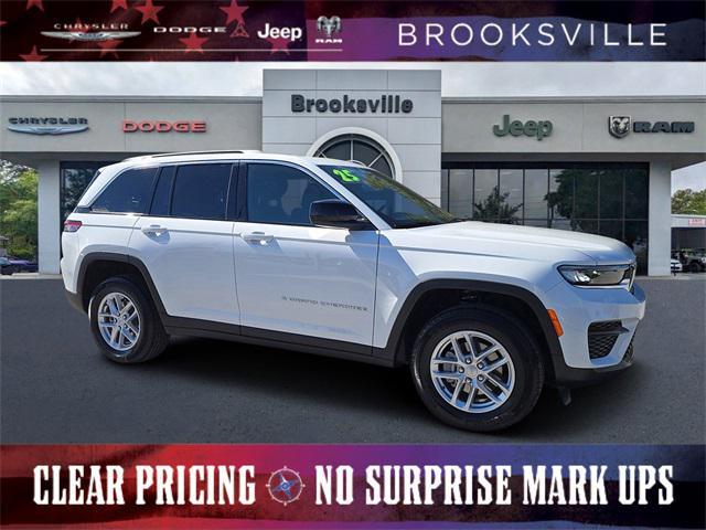 new 2025 Jeep Grand Cherokee car, priced at $34,056