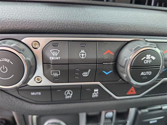 new 2025 Jeep Wrangler car, priced at $46,920