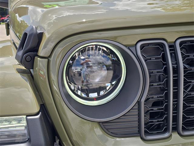 new 2025 Jeep Gladiator car, priced at $47,921