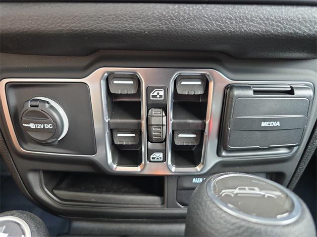new 2025 Jeep Gladiator car, priced at $47,921