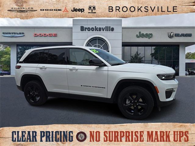 new 2025 Jeep Grand Cherokee car, priced at $40,481