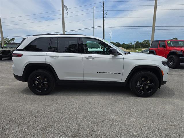 new 2025 Jeep Grand Cherokee car, priced at $40,481