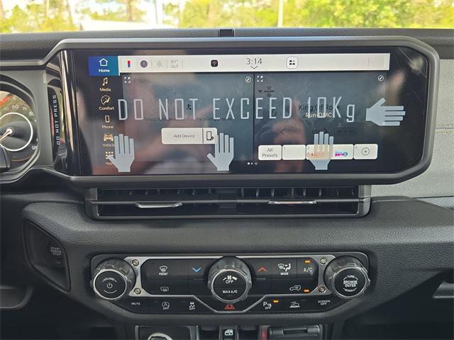 new 2025 Jeep Gladiator car, priced at $42,755