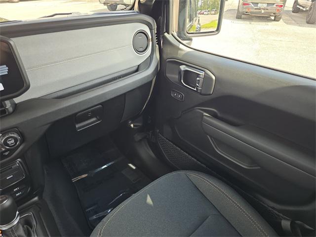 new 2025 Jeep Gladiator car, priced at $42,755