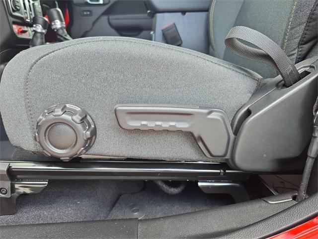 new 2025 Jeep Wrangler car, priced at $46,095