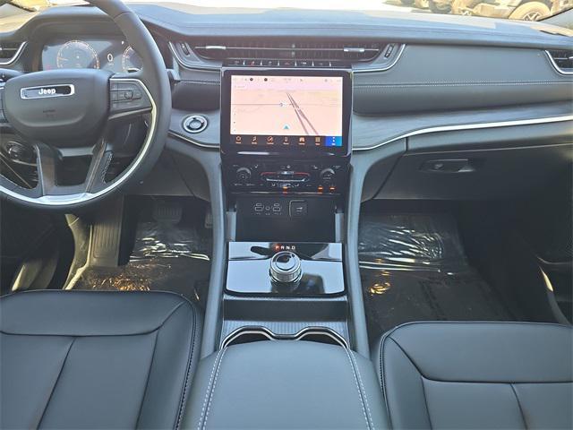 new 2025 Jeep Grand Cherokee car, priced at $41,017