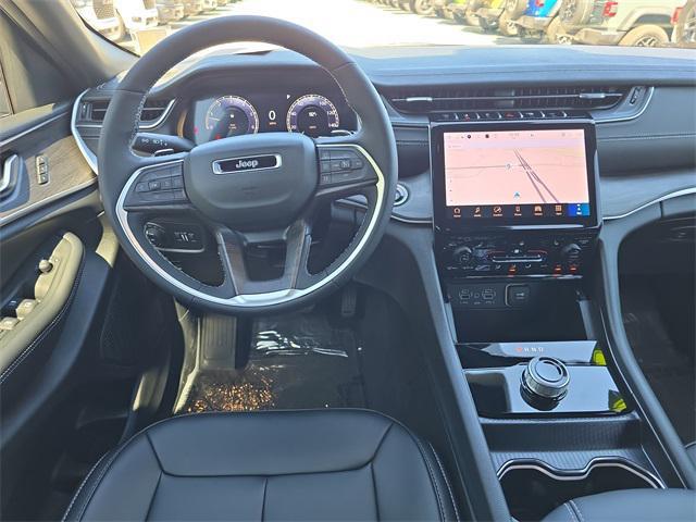 new 2025 Jeep Grand Cherokee car, priced at $41,017