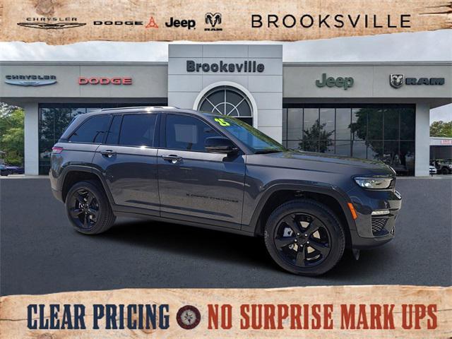 new 2025 Jeep Grand Cherokee car, priced at $41,017