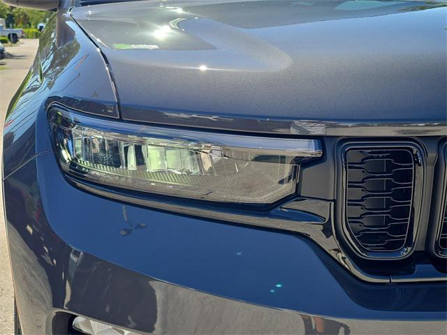 new 2025 Jeep Grand Cherokee car, priced at $41,017